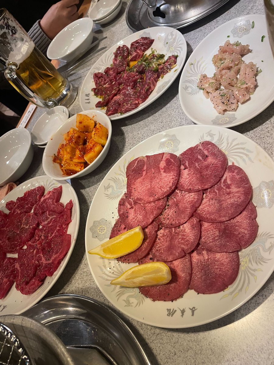 toratoraashiko's tweet photo. 先日、本社メンバーで忘年会🍺
焼肉「長春館」老舗らしい🍗
めちゃくちゃ美味しかったので、
是非、���約していってみてくださいね✨

#新宿三丁目グルメ
#焼肉  
#Webディレクター https://t.co/eP9qG1WYBn