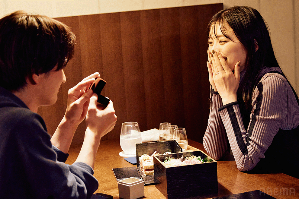 watakon_staff's tweet photo. 利樹のおもてなし新婚旅行💞
お花からの！
ケーキからの！
イヤリング！！！
のサプライズ三段活用が最高😭😭😭

パセリとパクチー間違えてたのに、
こんなことできちゃうなんて....沼すぎ

https://t.co/vvxftnOLb6

#私たち結婚しました #わた婚 https://t.co/SzfiQJtXFZ