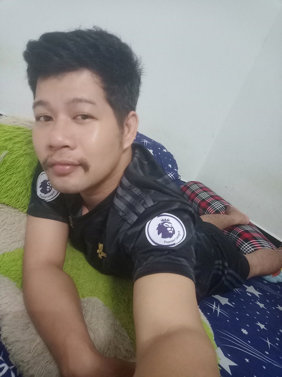 Piyavath1's tweet photo. ចង់ដេកនៅក្រោមបងអត់ ខមិនតិចមើលអូនៗៗ https://t.co/F2nERcwKhC