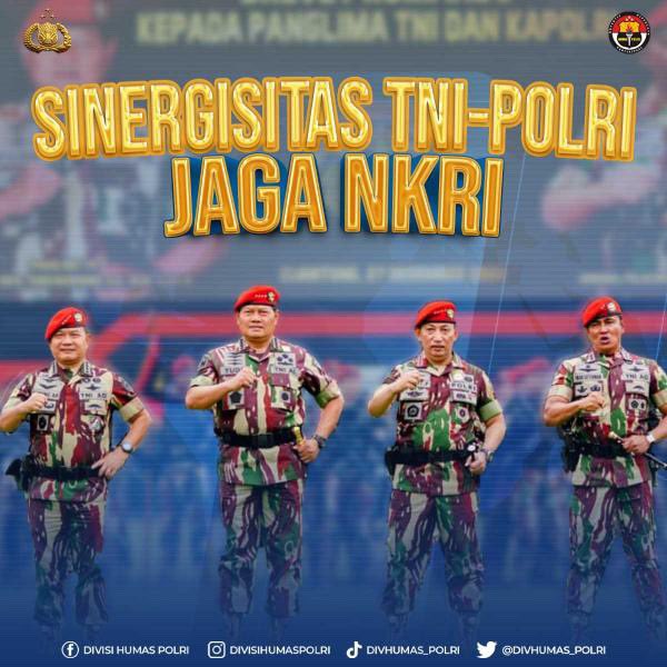 polrestamakota's tweet photo. Sinergisitas TNI-Polri Jaga NKRI Potret kebersamaan Kapolri Jenderal Polisi Drs. Listyo Sigit Prabowo,https://t.co/X3QSqd47V3., dengan Panglima TNI Laksamana TNI Yudo Margono, S.E., M.M., dalam prosesi penyematan Baret Merah dan Brevet Komando dari Pasukan Elite Kopassus. https://t.co/jZzGF1lk5c