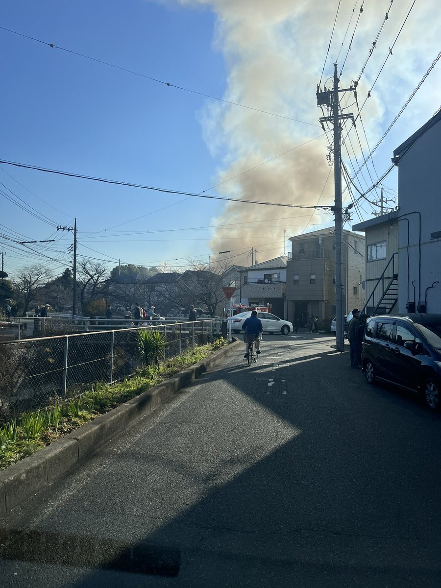 【火事】埼玉県川口市赤井3丁目付近で火災!現地の画像で被害状況まとめ「すげー煙出てるくね?」 : まとめダネ!