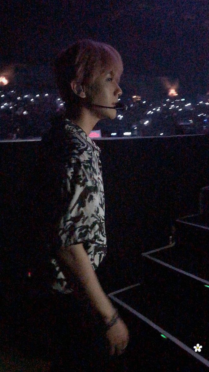 qhr515_baekhyun's tweet photo. 백현 폰카 쿨타임 찼따.. https://t.co/NfQ2Vzcm9f