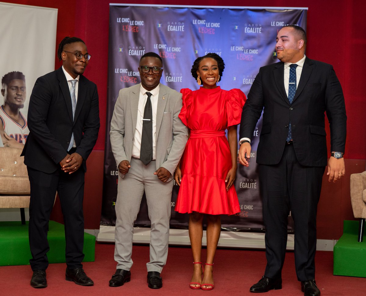 HildaMarion's tweet photo. Avant première de la série "le chic, le choc, l'échec " qui sera diffusé sur Gabon première tous les dimanches à 21h à partir du 1er Janvier.

Bon j'arrête déjà la production 🤣
TT241 suivez la série même si c'est pour critiquer 🤣 https://t.co/OPoKN9vH0C