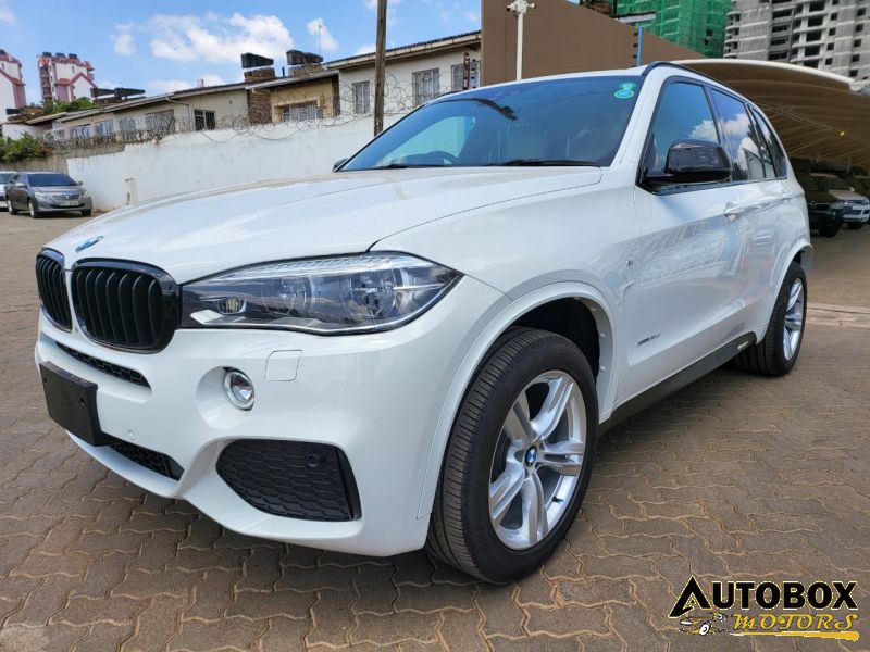 Autoboxmotor's tweet photo. We are open!
Check out this,
Bmw X5 2014 model,
3000cc available in stock for sale. 
Visit us today along Ngong Road Next Marsabit plaza or Call us on 0713155155/0713144144/0710786786 https://t.co/wQOzvJZnHS