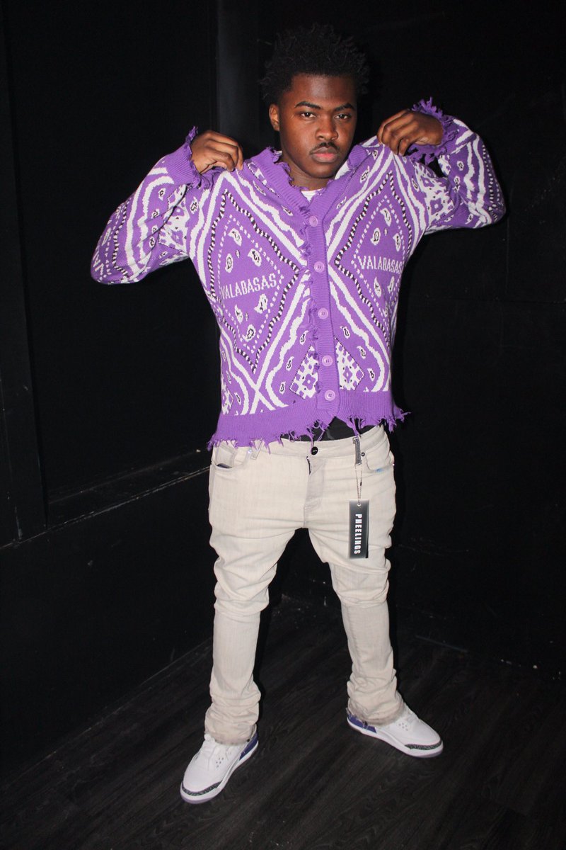 1_payrollkj's tweet photo. In the club in another nigga city 🫱🏾🫲🏿
#100racks https://t.co/pGjJdPS16D