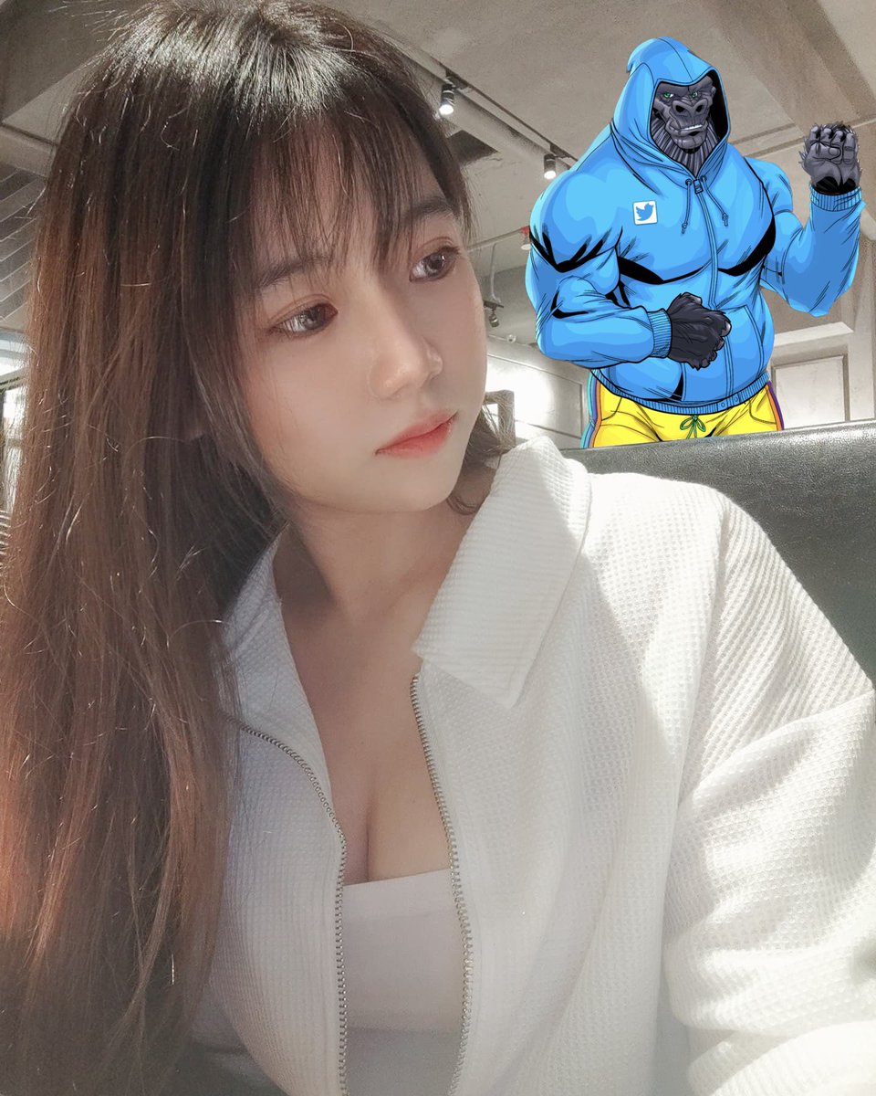 Don't challenge Yumi.
She has hired a bodyguard. 🤣

@departedapes @stephengfung 
#TrustNoApe