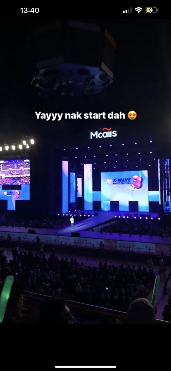 TiraSahar's tweet photo. I’ve been to malawati so bolehlah buat reference utk yang first time nak pegi concert. You can also refer to other fancams kat my insta highlight #TREASUREinMY #TREASUREinKL 

1. Seating center
2. Seating (Left)
3. Standing (Left)
4. Standing (Right) https://t.co/VN5ViKhFh6