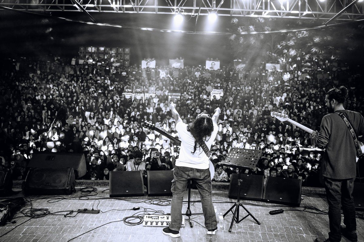 NodiRocks's tweet photo. Bangla Five rocked Jahangirnagar University at Nodi Rocks Concert JU. 
Photos by Rimjhim Rashid https://t.co/pswhzlhbgJ