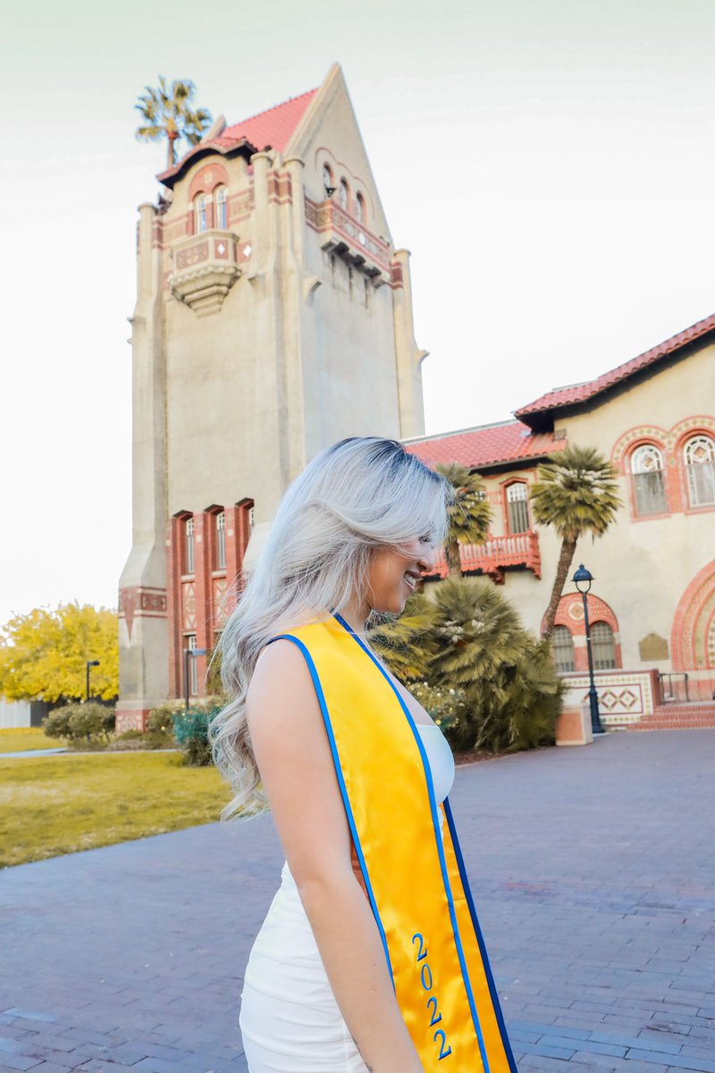jasmoon_'s tweet photo. 👩🏻‍🎓 https://t.co/0sXPEpA46A