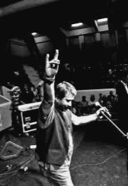 <a href="/OlcayKilavuz/">Olcay Kılavuz 🇹🇷</a> ÜLKÜCÜ Verdiği sözü tutmadıysa şayet,

Üç yerde arayın...

Hastanede,

Hapishanede, 

mezar da,

Bunlardan birinde yoksa!

O kişi zaten ÜLKÜCÜ değildir.

BAŞBUĞ ALPARSLAN TÜRKEŞ

#EhliyetAffı