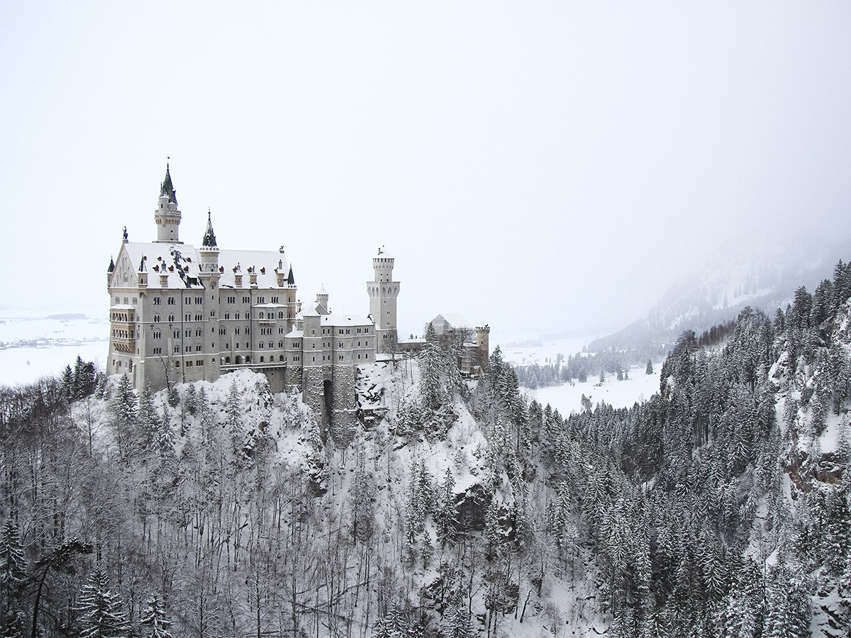 GermanyMagazine's tweet image. If a white winter getaway is on your mind (it's certainly never far from our minds!) right now, allow us to introduce three particularly picturesque examples across Germany, Switzerland and Austria!
discovergermany.com/white-winter-g…