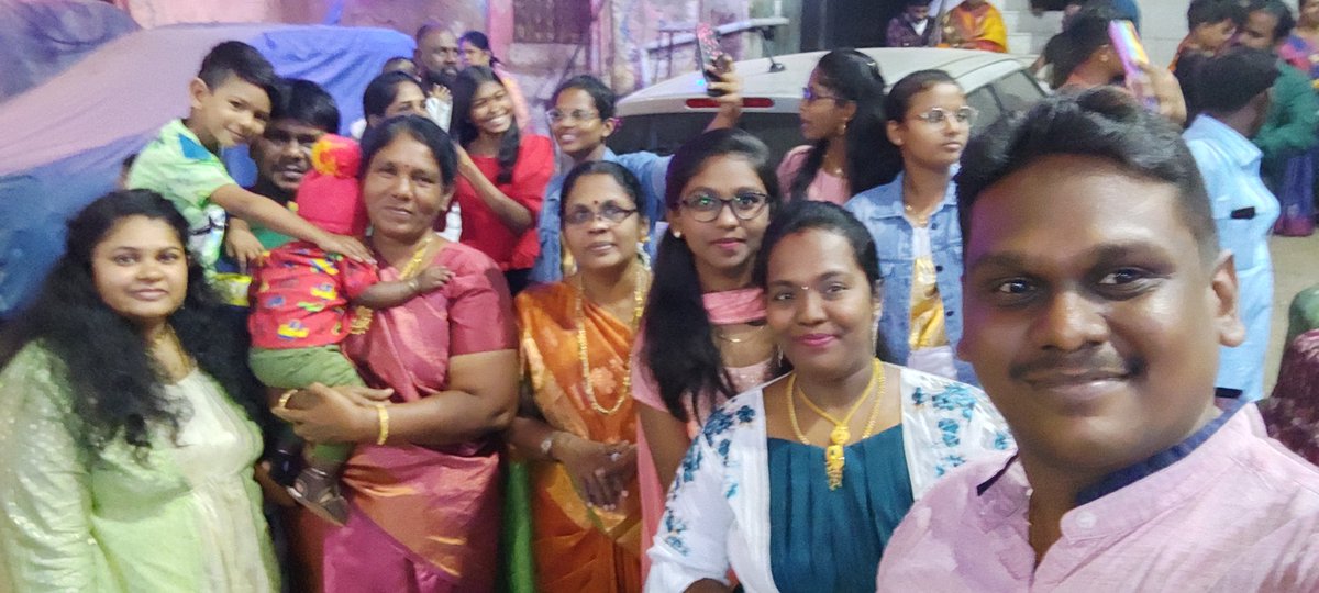 Pravin7456Kumar's tweet photo. What else do we need in this world than a family? #pravin #family #familyfun https://t.co/240bkOtG7E