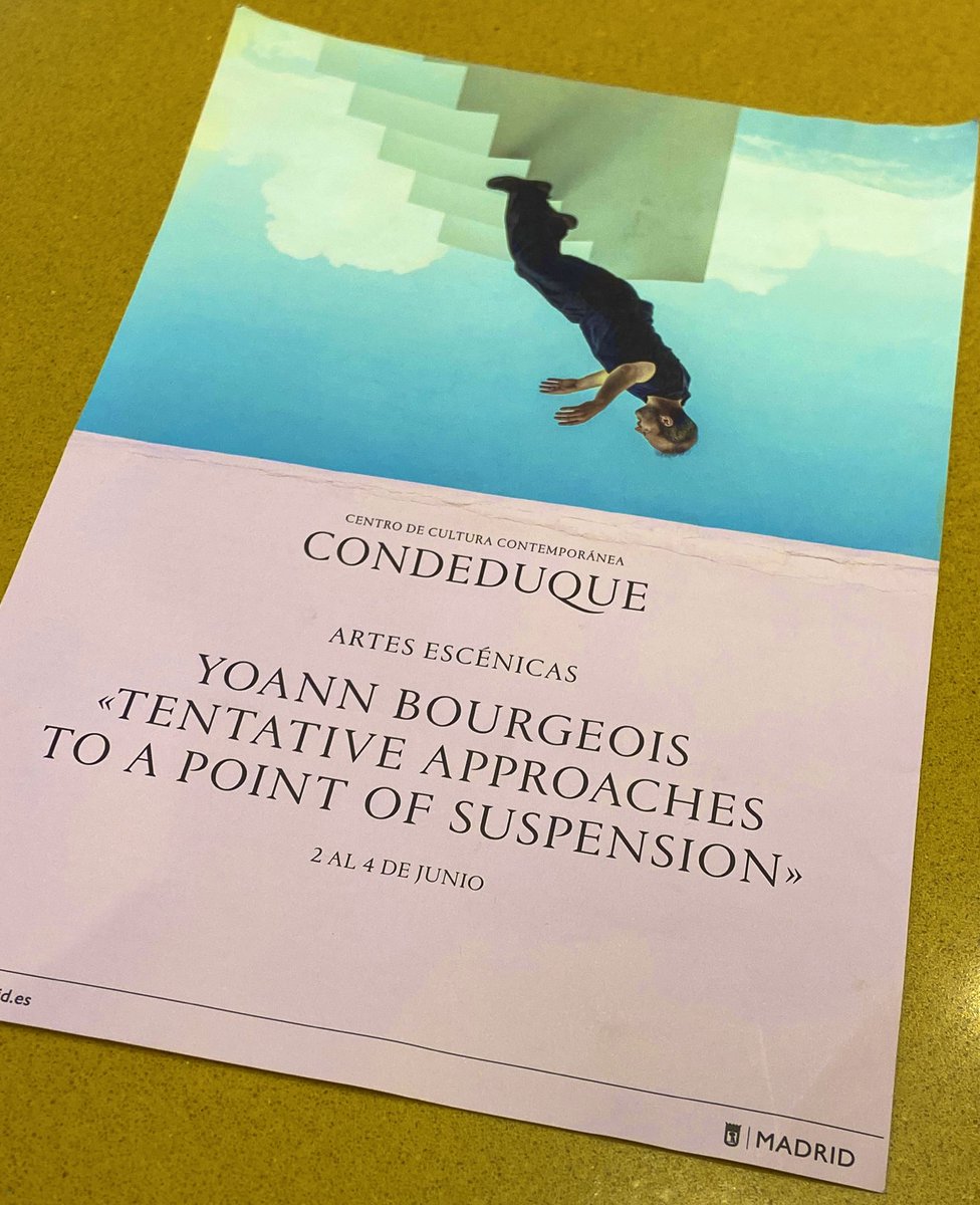 #AplausosTuiteatreros2022 a #TentativeApproachesToAPointOfSuspension de @yoanbourgeois por hacernos volar vertiginosamente en todas las piezas qué componen esta obra. Unas interpretaciones magníficas. Cuerpos eyectados y en suspenso. Un dispositivo estupendo. #tuiteatreros 👏🏻👏🏻👏🏻
