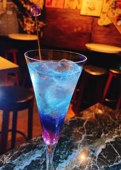 一番最初に自宅女主セツのお酒つくってもらったウオオオオ 念願華やかな味だったよ…… 