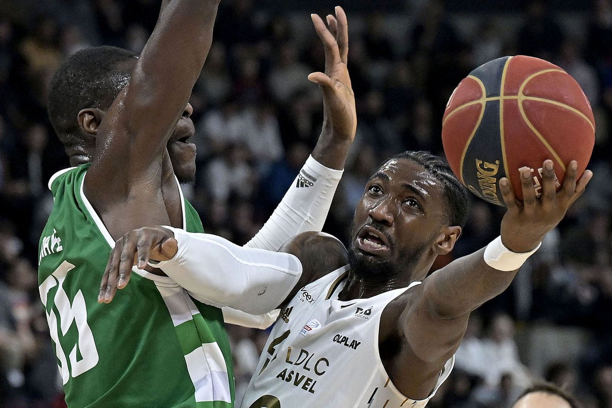 MaximeJegat's tweet photo. #basketball #Asvel #Nanterre92 #astroballe #Villeurbanne #Lyon https://t.co/b7WREEFujB