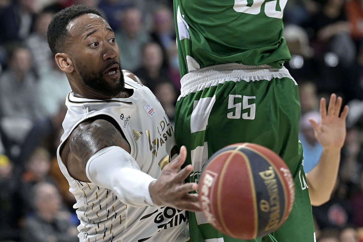 MaximeJegat's tweet photo. #basketball #Asvel #Nanterre92 #astroballe #Villeurbanne #Lyon https://t.co/b7WREEFujB
