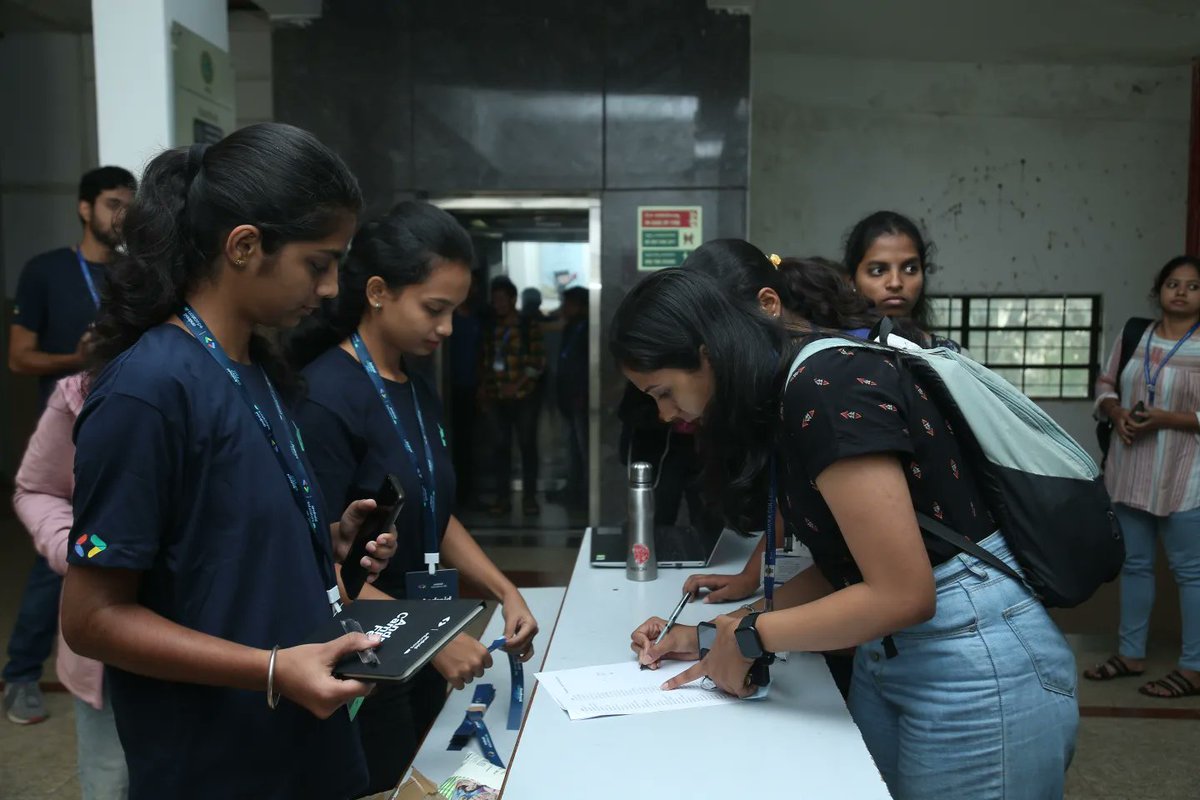 vvceofficial's tweet photo. Android Campus Fest 2022, hosted by Google Android Educators in association with Department of CSE, VVCE.
#vvce #VidyavardhakaCollegeOfEngineering #vvceoffical #androidcampusfest2022 #dsc #googleindia #GoogleAndroidEducators https://t.co/R2srlbR50O