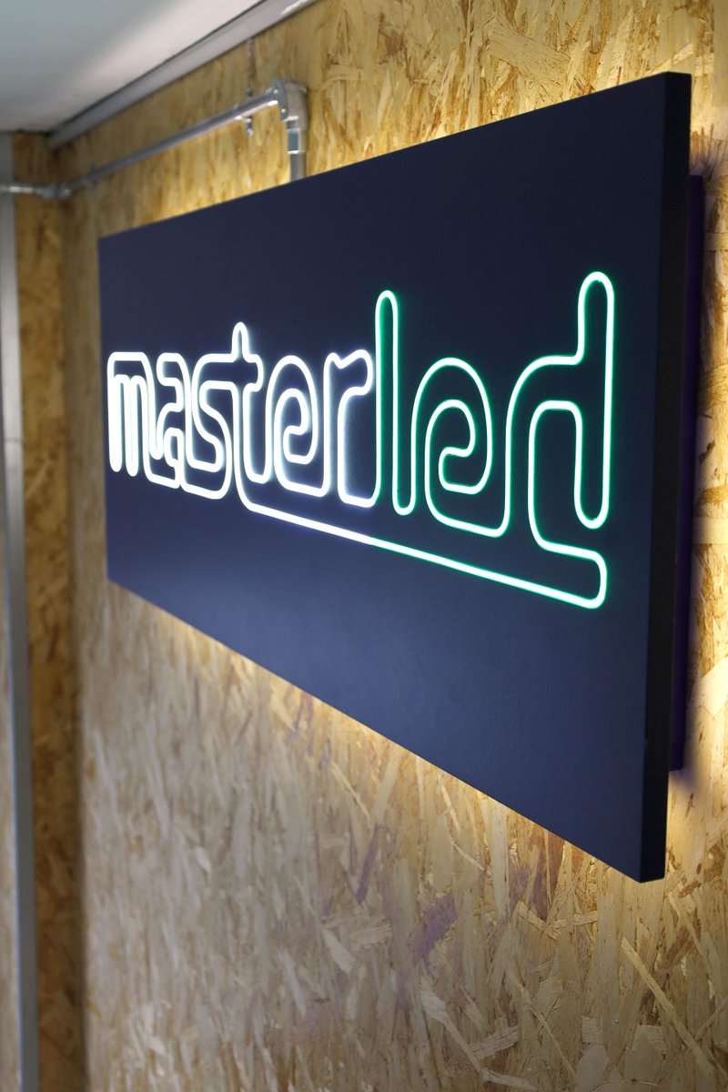 Masterled_es's tweet photo. ¿Buscando ideas para decorar? Nuestro NEON Flex 12V puede utilizarse para crear formas y letreros luminosos de manera fácil y divertida. Conéctalo a un controlador LED para adaptar la luminosidad a tus necesidades. ¡Descúbrelo en Masterled!

https://t.co/pLQhsXMp47 https://t.co/nTzbBkBnMW