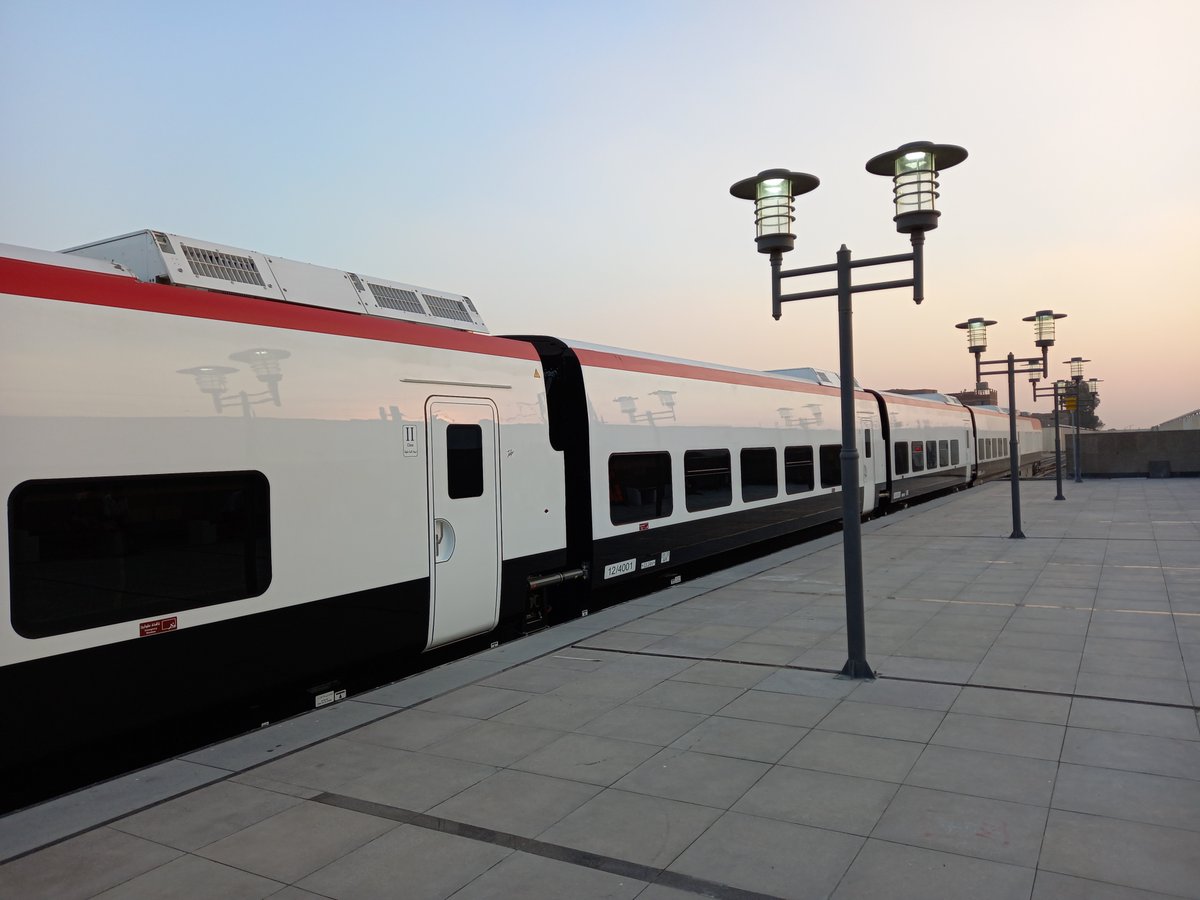 TalgoGroup's tweet photo. Talgo comienza a operar sus trenes Intercity entre Cairo y Alejandría: un hito que confirma el avance del proyecto para el suministro y mantenimiento de seis unidades y que ha supuesto además la construcción de un nuevo taller en Egipto.

+info: https://t.co/n8VSQbxrdN https://t.co/yPx3BNjS5x