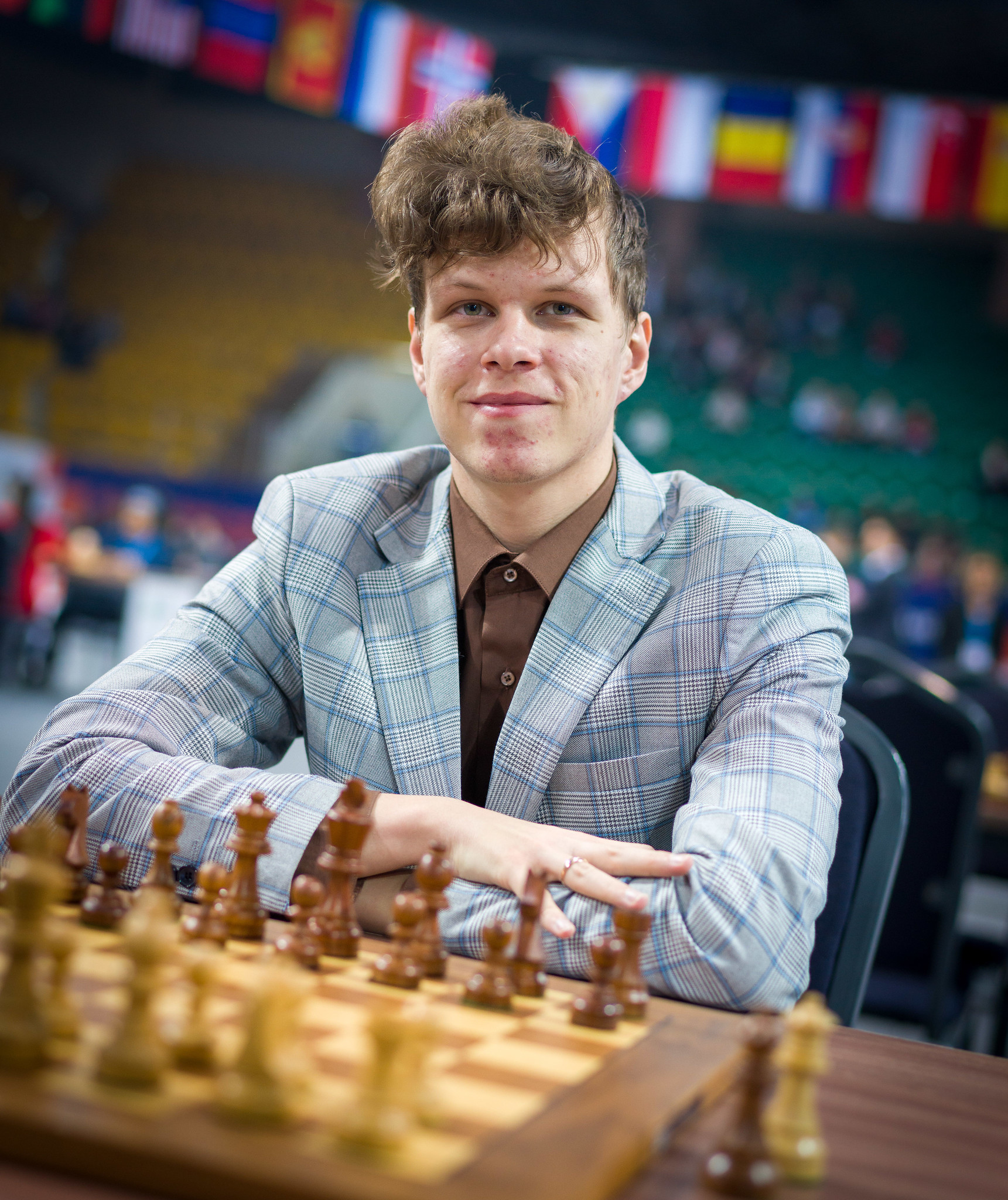 Magnus Carlsen loses to Artemiev in Chessable Masters