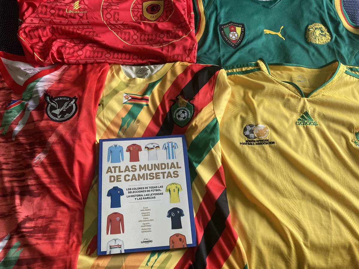 Pablo del Valle 🇲🇷 🪓 (@pablo_dvp) on Twitter photo Para un coleccionista friki de camisetas africanas este <a href="/AtlasCamisetas/">Atlas Mundial de Camisetas</a> é unha obra de arte indispensable.
😍😍 Para un coleccionista friki de camisetas africanas este <a href="/AtlasCamisetas/">Atlas Mundial de Camisetas</a> é unha obra de arte indispensable.
😍😍