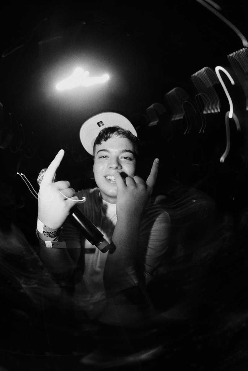Fleek_Mag's tweet photo. SAIKO cumple su palabra y libera nuevo EP titulado 2 OPCIONES ▶️ https://t.co/Rkw7D7pLsN

@saikobeibe https://t.co/nLuENJkbaG