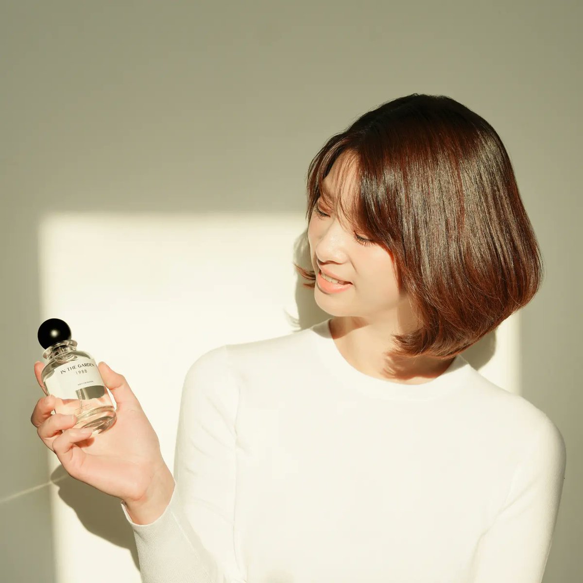 [SPECIAL LIMITED] 빛이나 향수 출시!!

1990 AT THE HEAVEN
1988 IN THE GARDEN

샤이니 종현을 기억하며 빛이나 재단에서 가족들이 즐기던 향을 모티브로 두 가지 향수를 시리즈로 출시하였습니다.

자세한 내용은 홈페이지를 통해 확인해 주세요.

shiny.or.kr