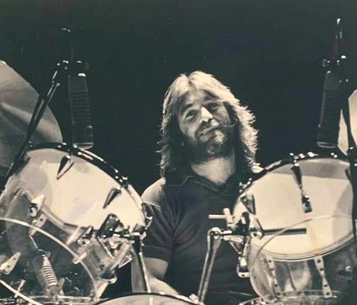 WILSONDENNIS83's tweet photo. #denniswilson #OTD #therealbeachboy #thedrummer Un dia como hoy se hacia eterno Dennis Wilson.Fundador y bateria de @TheBeachBoys https://t.co/Dta6Qfx51r