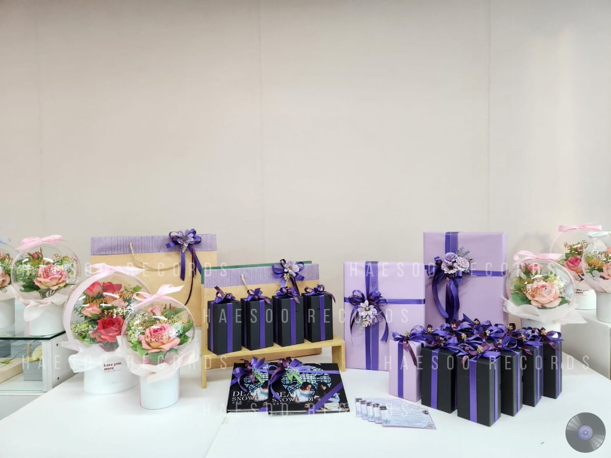 haesoorecords's tweet photo. β GIFTS FOR SNOWDROP's FIRST ANNIVERSARY β
After lots of planning, months of hardwork, and a ton of setbacks, we were finally able to give them a small token of appreciation.
We are so happy and thankful for everyone's support!
#Snowdrop #μ€κ°ν https://t.co/zMer3m3jmt