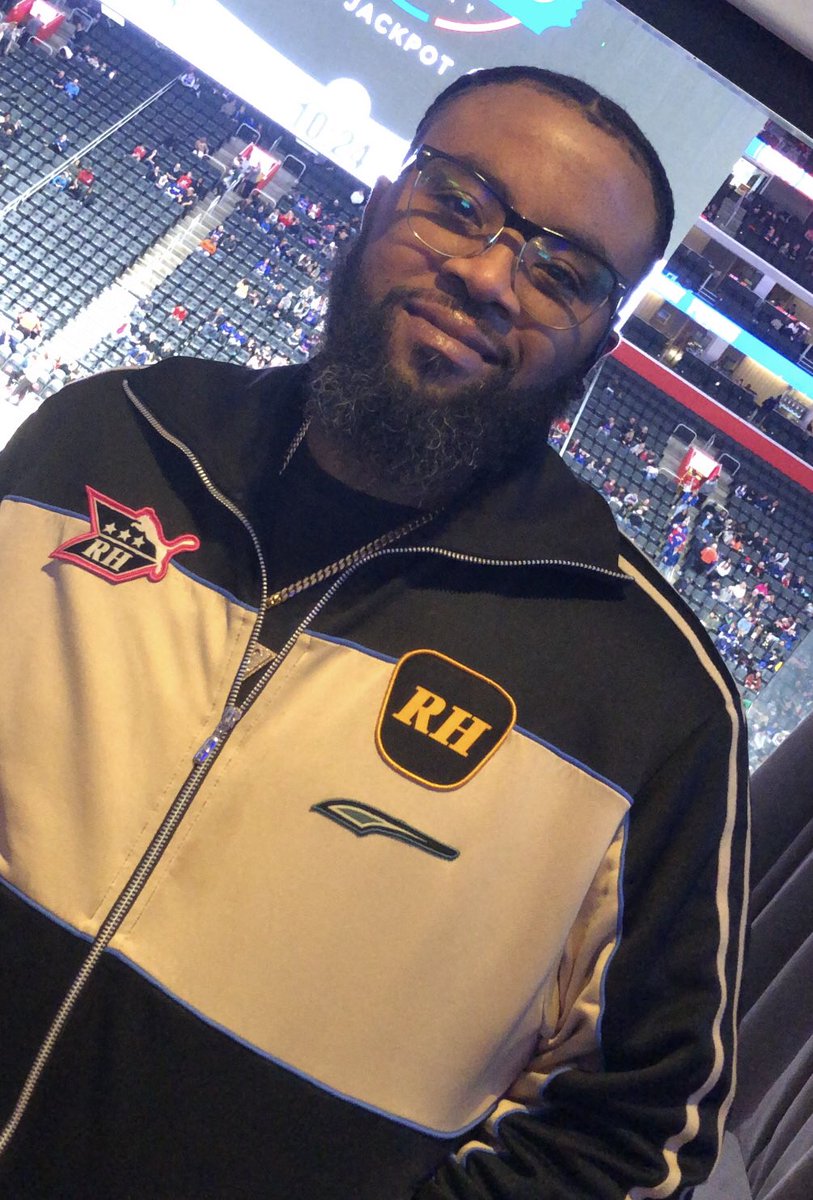 Happy Birthday to my favorite person. <a href="/KevanJr/">Coach Kev</a> my love, you makes this world a better place. You play an important role to so many and we honor you today. Wishing you more life, more love, more blessings, more health, more joy. Happy birthday. You are so loved.