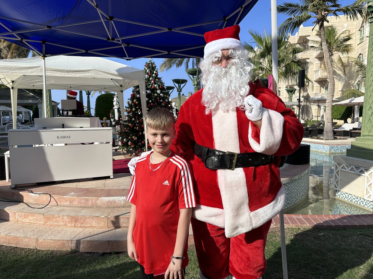 mrfafleming's tweet photo. After the massive failure of our travel to Oman. We have had a wonderful Christmas here so Im posting a few photos. https://t.co/Vbx182MLiY