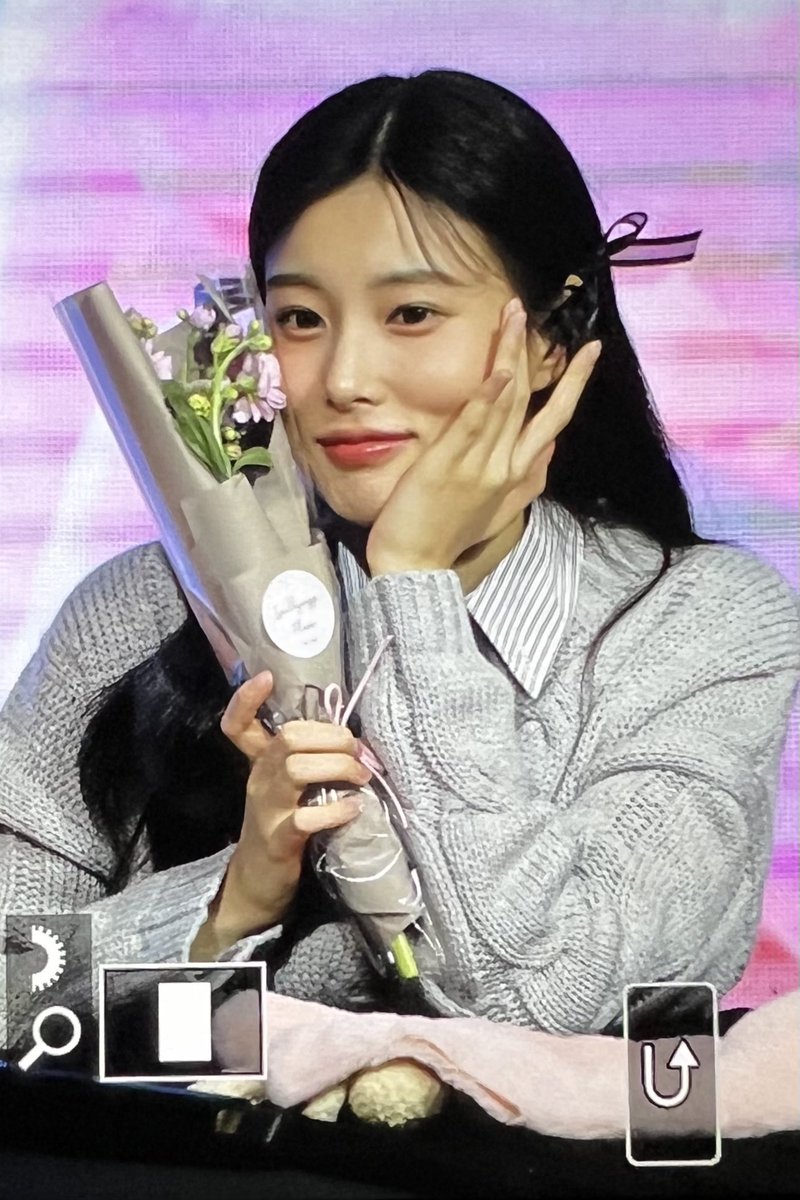 221228
[Priview 📷]
-
올해도 고생했다!!!

#KangHyeWon #강혜원