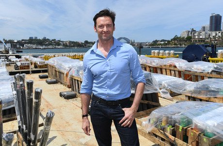 hjs_army's tweet photo. Windswept and gorgeous.
.
Hugh at Sydney's NYE media event
December 2017
.
📸 David Moir/Shutterstock.
.
#hj #hughjackman #thehughjackman #hughmichael #hughmichaeljackman #nye #dec2017 #windswept #gorgeous https://t.co/MW72UfsmfM