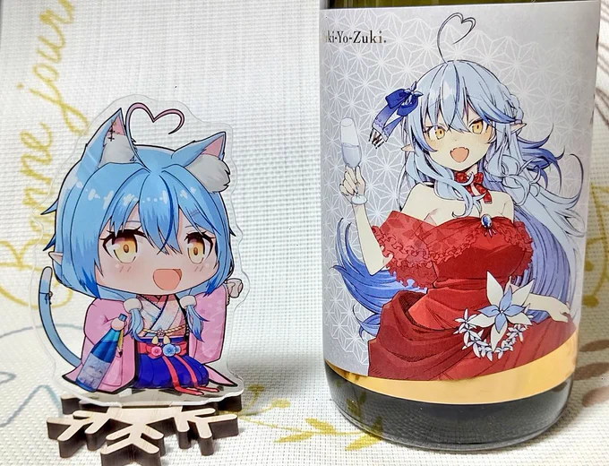新刊セットのラミィちゃんアクキー、ぜひ雪夜月と一緒に撮影してみて下さいっ 