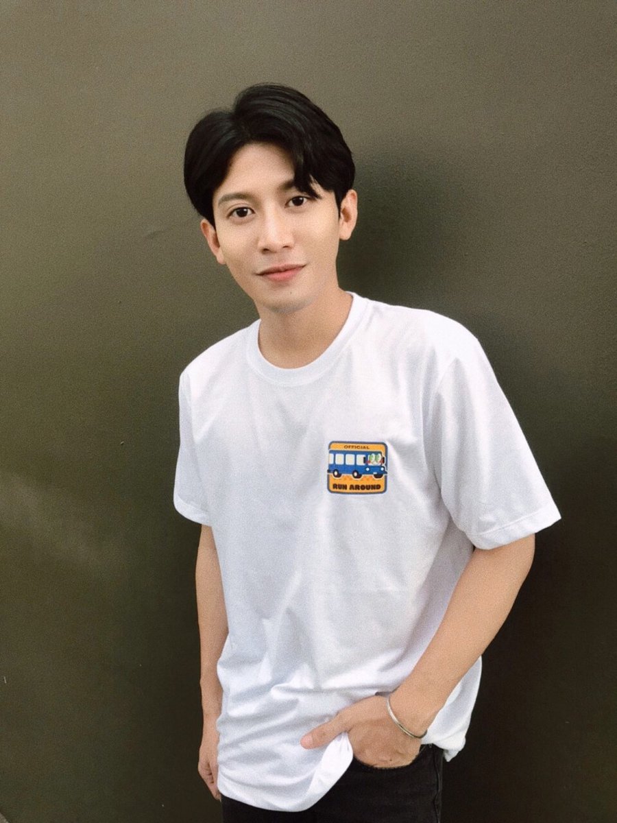 RunIsAWriter's tweet photo. ❤️เสื้อยืด #RunAroundOfficial (Pre-Order)
👉ราคา 390.- (ไม่รวมค่าส่ง)
👉สั่งซื้อคลิกลิงก์ >> https://t.co/vEOuOIDJtp https://t.co/1C9PFzuxV2
