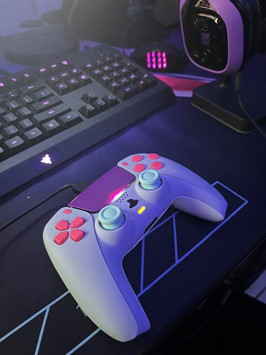 Rulez_98's tweet photo. Thank you @FF_MuTeX for the discount code on this dope ass battle beaver and mouse pad to match #MUMUGANG https://t.co/Y4giKG0aLW