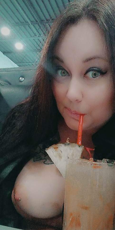 Would you buy me drink? 🍸 🍺 🍹 
😈 cum play with me. Cum see more on OF 😈
Top 3% creator with over 1100 pics &amp; videos ready for viewing pleasure 💋
onlyfans.com/geekanniejaye 
fansly.com/AnnieJaye
#geekfreak #areyouafan #subtome #contentcreator #OFpromo #brunettemilf #milf