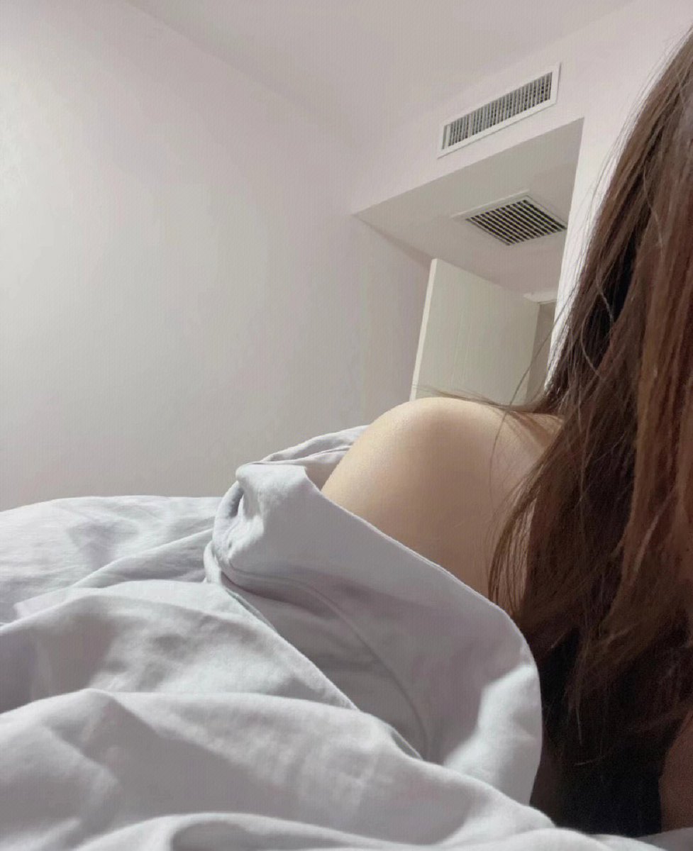 ZacharyBobby7's tweet photo. 我不想祸害全世界我只想祸害你希望每天醒来都能收到你的信息呢🫠 #土味情话 #人妻日常 https://t.co/qXidpCjcCn