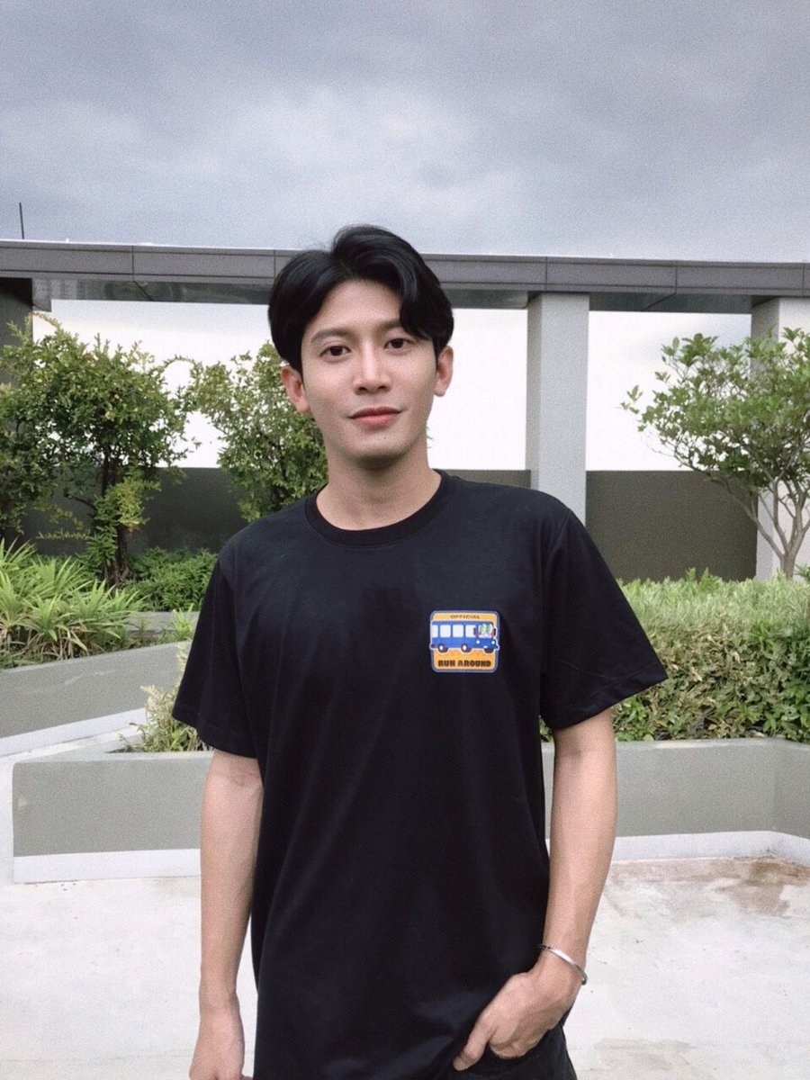 run_kantheephop's tweet photo. ❤️เสื้อยืด #RunAroundOfficial (Pre-Order)
👉ราคา 390.- (ไม่รวมค่าส่ง)
👉สั่งซื้อคลิกลิงก์ >> https://t.co/NFxuA2xVXJ https://t.co/pyJSaekKLC