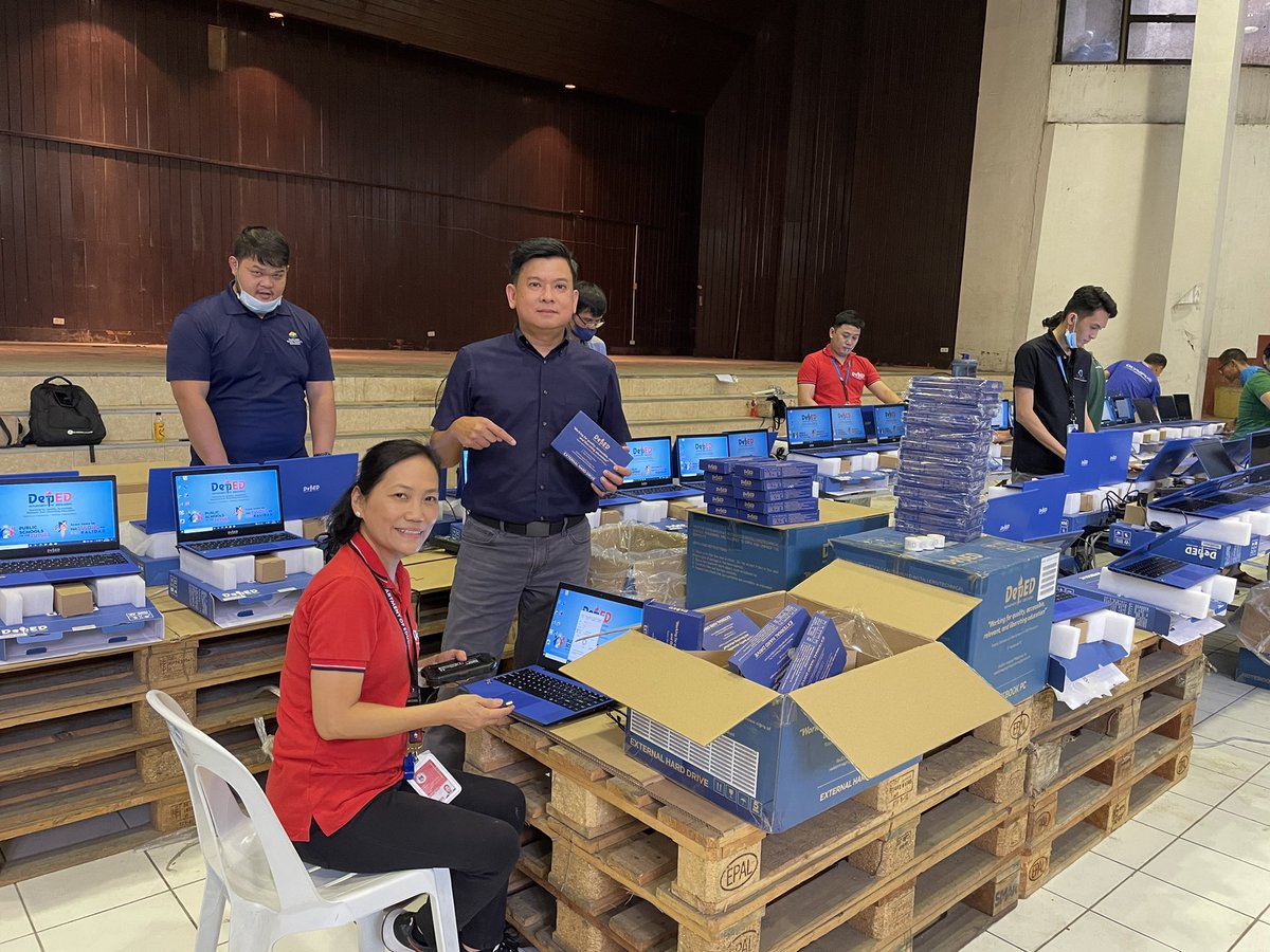 kris_ablan's tweet photo. ICT Service inspecting delivered laptops to ensure that they are up to spec. Here with TID Chiel Ofel Algo.
#DepEdICTupdates https://t.co/cvPScH7dqc