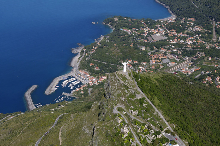 Agendaviaggi's tweet photo. La prestigiosa rivista Vogue ha inserito la Basilicata tra le destinazioni turistiche d’eccellenza per il 2023
@voguemagazine #voguemagazine #Basilicata #destinazione2023 #turismo #aptbasilicata #matera #maratea #AntonioNicoletti #LiamHess #viaggiatori
https://t.co/YPjJFWZRiC https://t.co/g8kNEg4c02