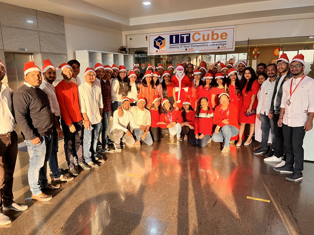 itcubebpo's tweet image. ITCubians welcomed ‘Santa’ with loads of fun and Joy! Wished one and all great success in Health and Prosperity! Secret Santa Games [ Gifting] played at the workplace making the evening a memorable one.

#itcube #itcubebpm #corporatelife #workplacefun #christmas2022 #celebrations