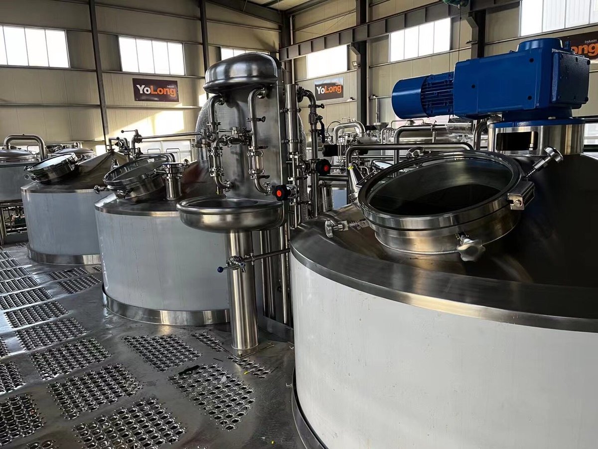 Yolong_Brewtech's tweet photo. New custom 20BBL-3Vessels PLC+HMI brewing system has completed final assembly and commissioning.

In the last week of 2022, we thank all our friends and look forward to a successful 2023 for all.

#2022 #2023 #YoLongbrewtech #YoLong2023 #Brewingequipment #brewingsystem https://t.co/4ylNy9Yx5C