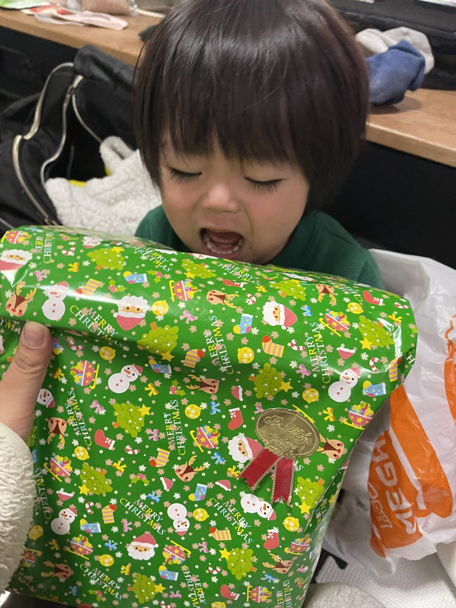 20010924n's tweet photo. １２月２４日 - ̗̀ 💚🎄𝑀𝑒𝑟𝑟𝑦 𝐶ℎ𝑟𝑖𝑠𝑡𝑚𝑎𝑠🎄❤️  ̖́- https://t.co/7D8vTVJAP3