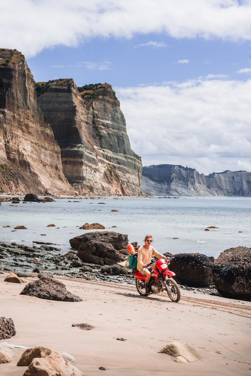 regalstudiosab's tweet photo. The sand surfer
#hittingthebeach #beachhike #onthewaytothesea #dirtbiking #capekidnappers #comingaroundthemountain #newzealandlife #hawkesbay https://t.co/CCJJil95Rg
