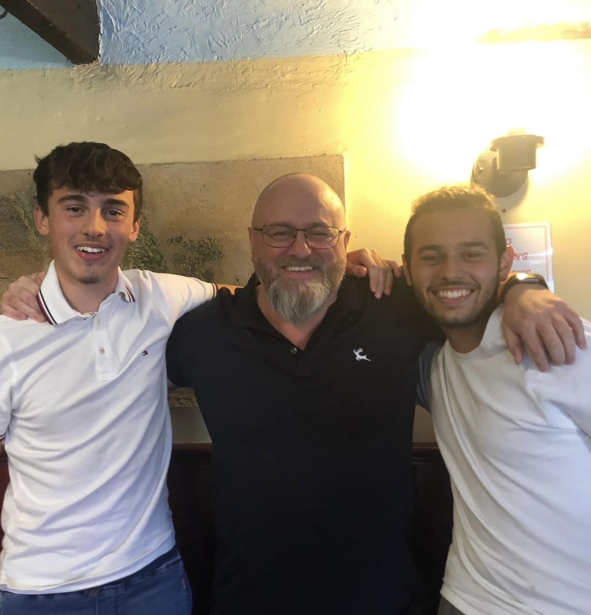 BeerOClockShow's tweet photo. #12DaysOfPositivity
Day 9: I turned 50 this year and had a small gathering @victoriainncol (thanks @richtaylor1608) π»
It was lovely to celebrate with friends & family https://t.co/pw5inJMye3