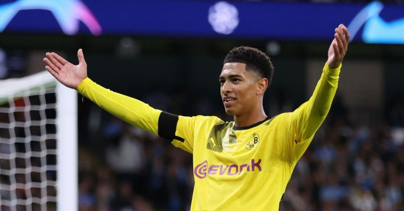 caughtoffside's tweet photo. 🚨 EXCLUSIVE 🚨

Jude Bellingham is Liverpool's top priority for the summer, but Borussia Dortmund don't want to sell in January 🔴 

Liverpool still want a midfielder in the upcoming transfer window and are exploring other options🤔

Full story 👇👇