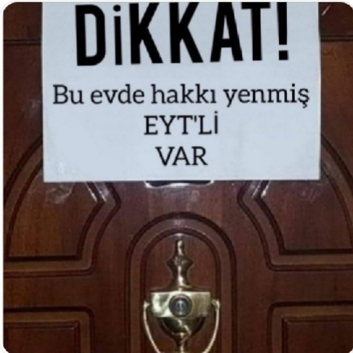 #YaşDeğilHAKistiyoruz  sn Bakanlarımız EYT lilerle çok güzel dalga geçtiniz unutmayacağız unutturmayacağız. EYT TÜRKİYE demektir. EYT 2023 seçimini Bekliyor.Her Evde bir veya iki EYT li var unutmayın Sn bakanlar.  EYT #YaşDeğilHAKistiyoruz EYT