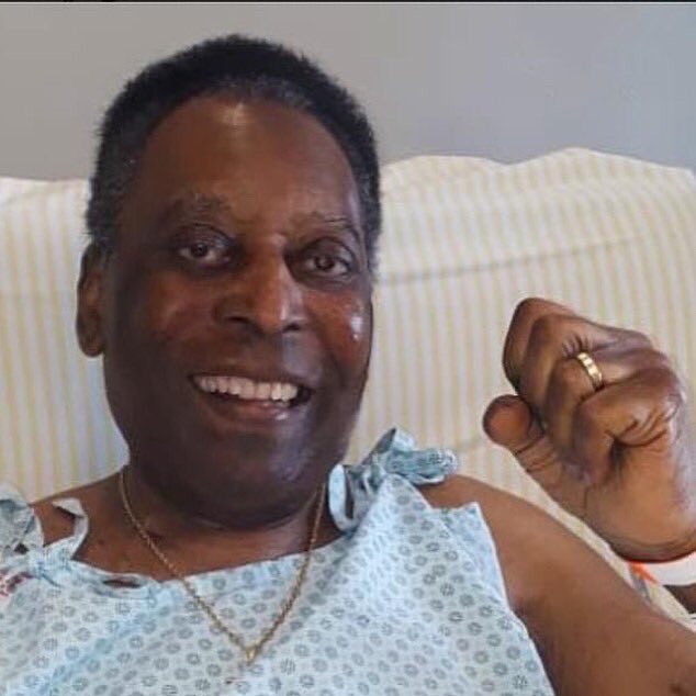 Football2wire's tweet photo. Pele The Legend 🙏💚💛 https://t.co/u4g52KkVfD