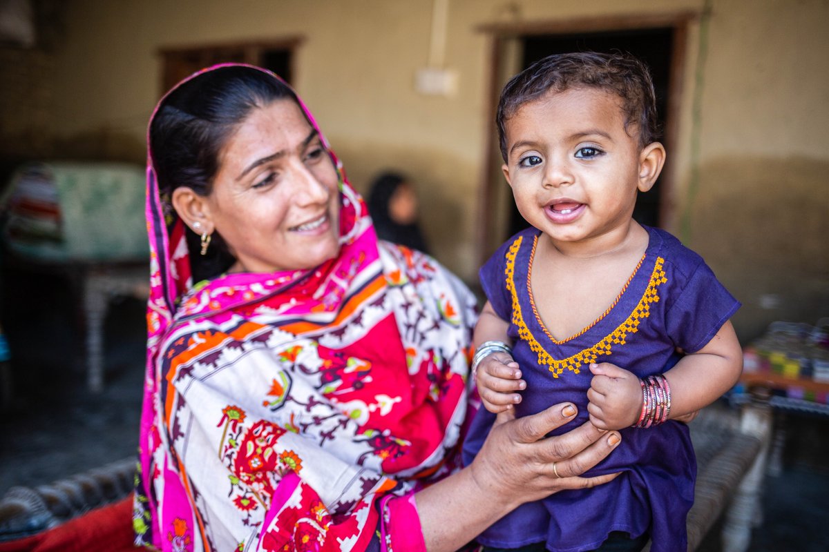 Sabira holds her 9 month old daughter, Saira. Her village lost access to clean water after their groundwater got contaminated due to #Pakistanfloods. They walk 2km to fetch daily drinking water. The rains may have ended, but the crisis for nearly 10 million children has not.
